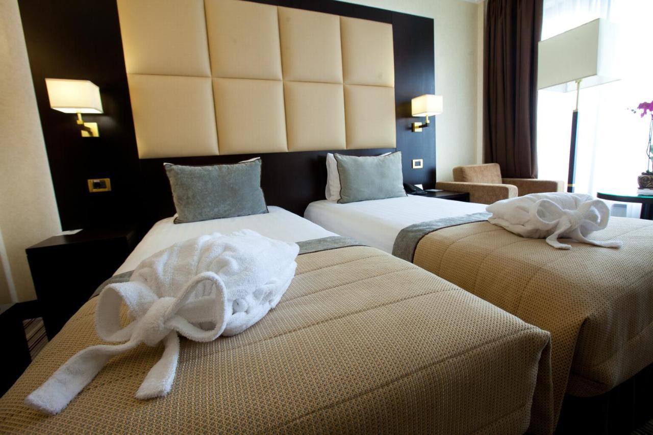 Premier Hotel Dnister Lviv Rom bilde