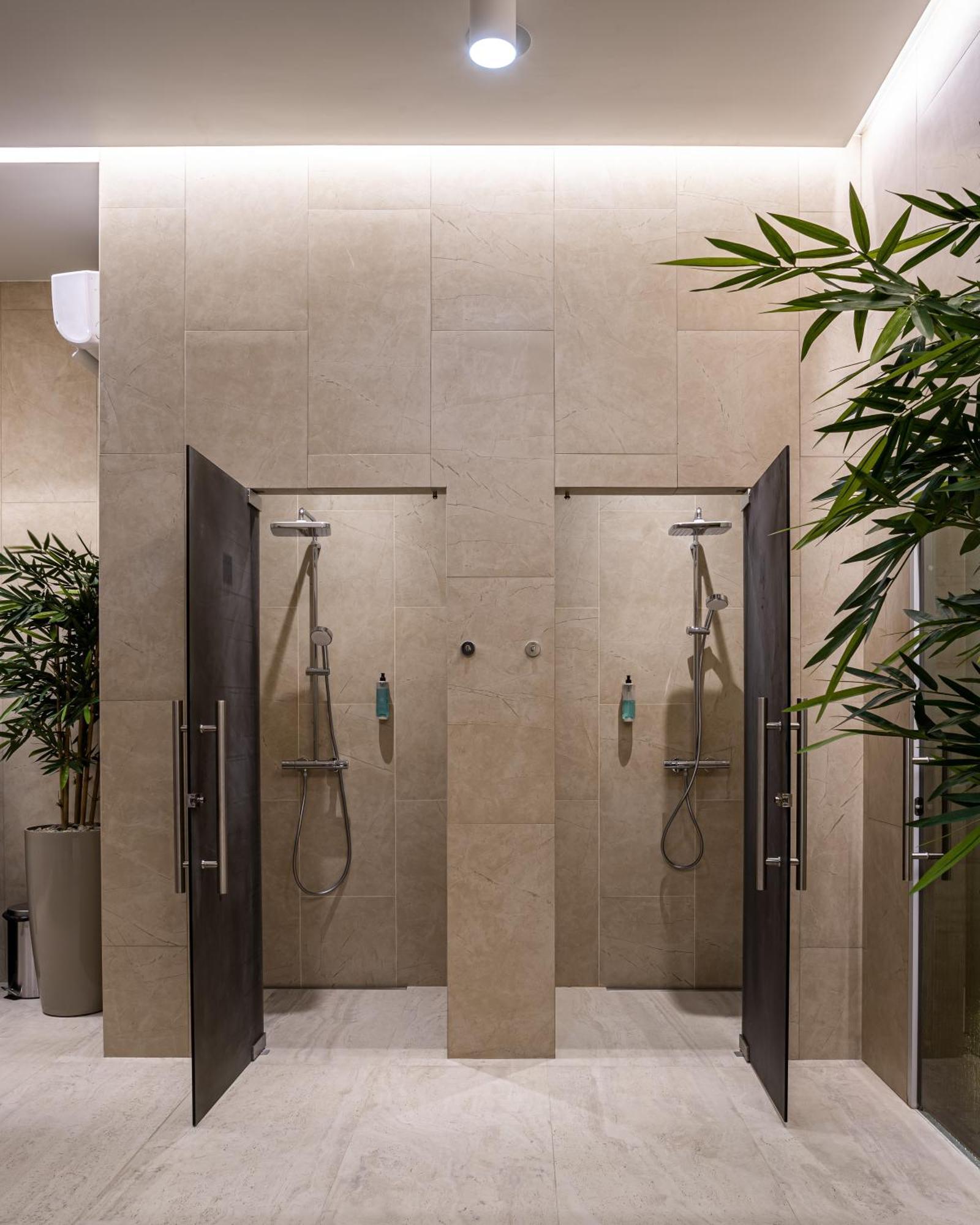 Premier Hotel Dnister Lviv Eksteriør bilde