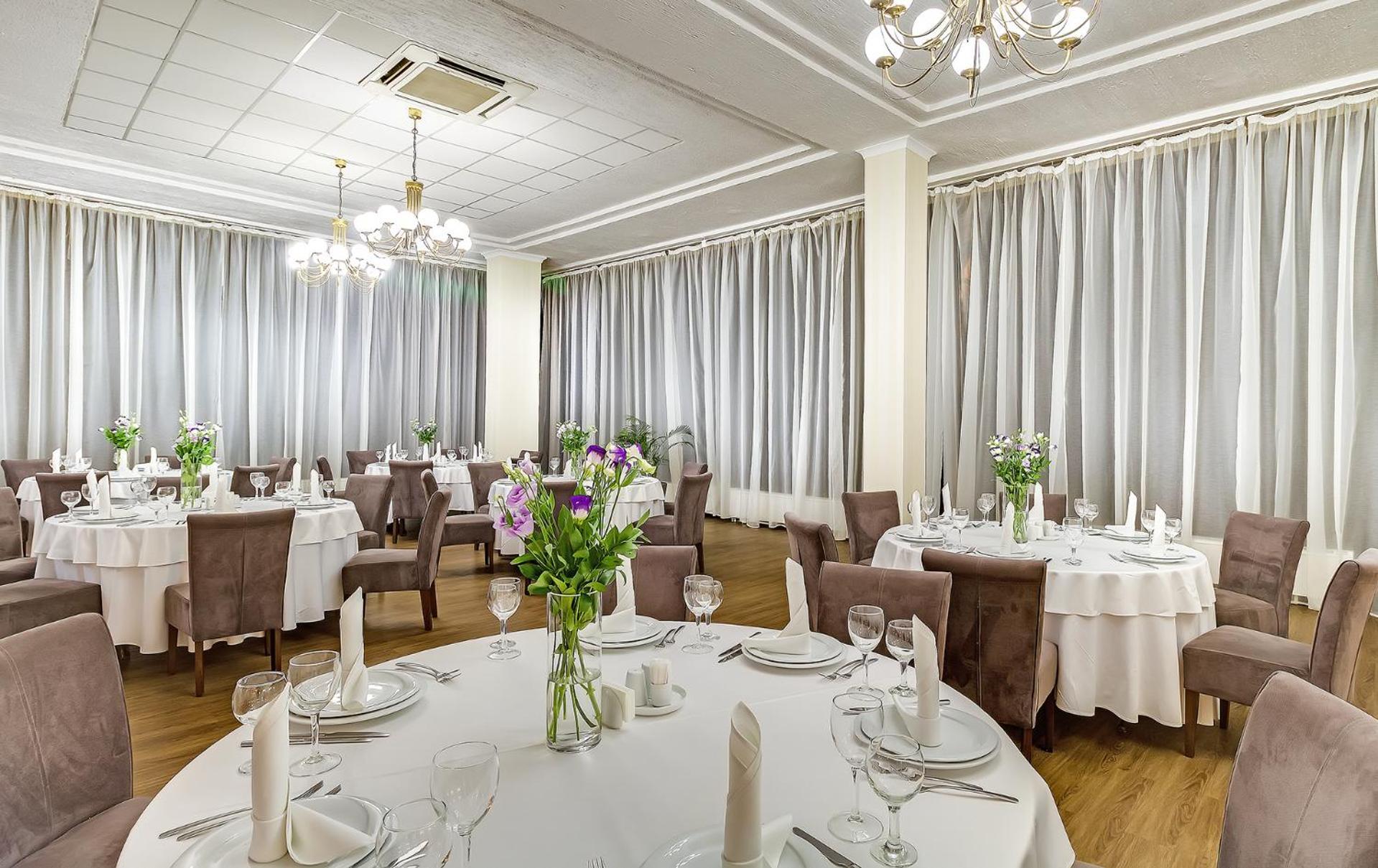 Premier Hotel Dnister Lviv Eksteriør bilde