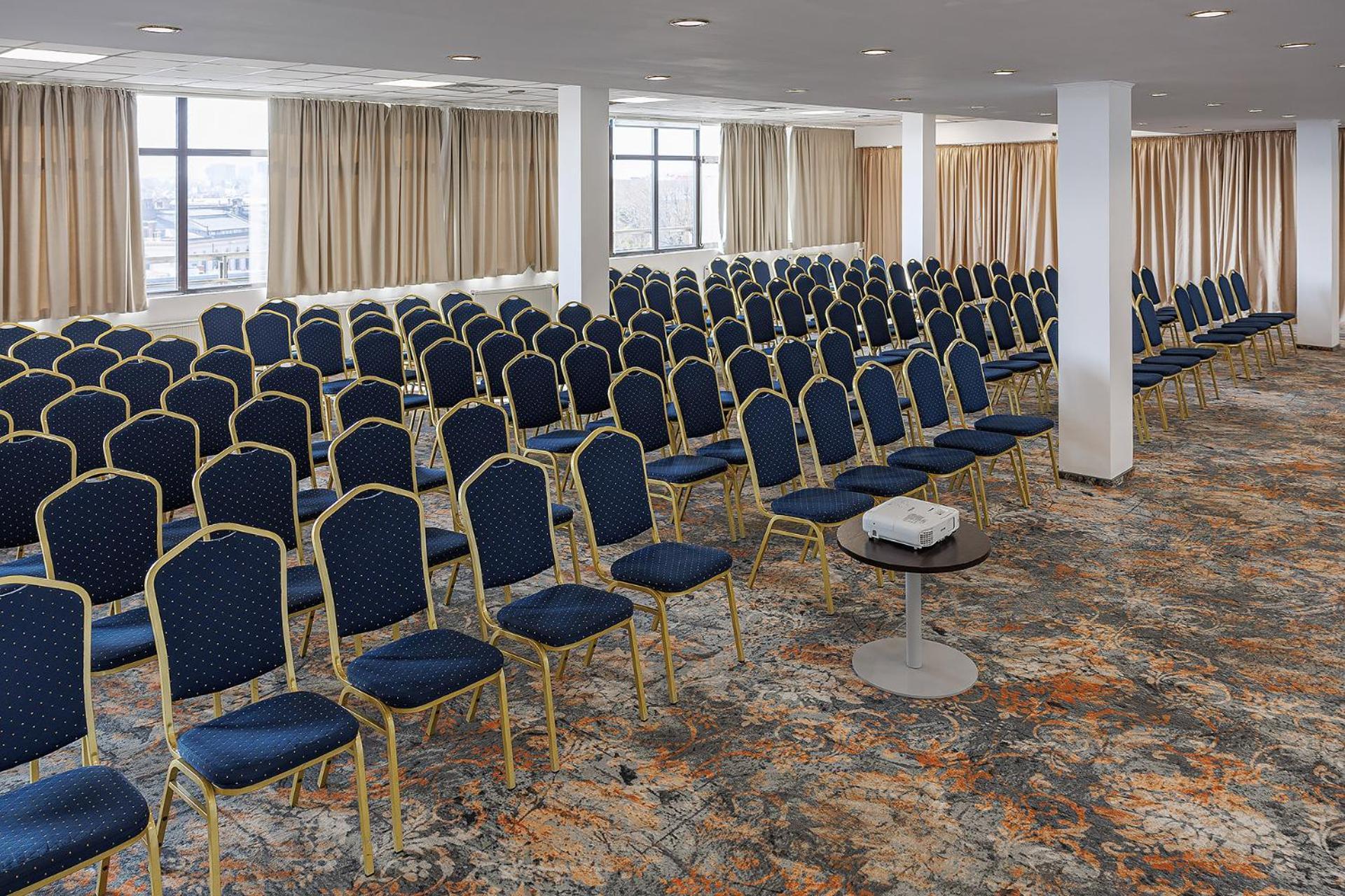 Premier Hotel Dnister Lviv Eksteriør bilde