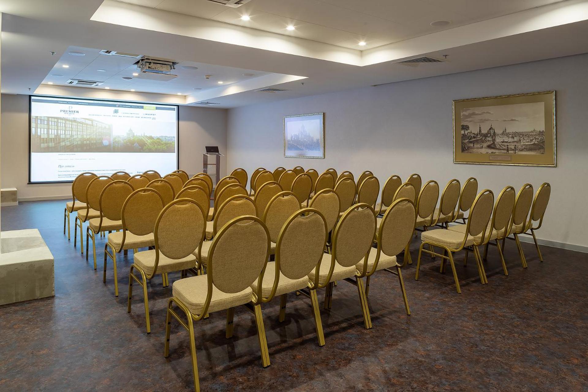 Premier Hotel Dnister Lviv Eksteriør bilde