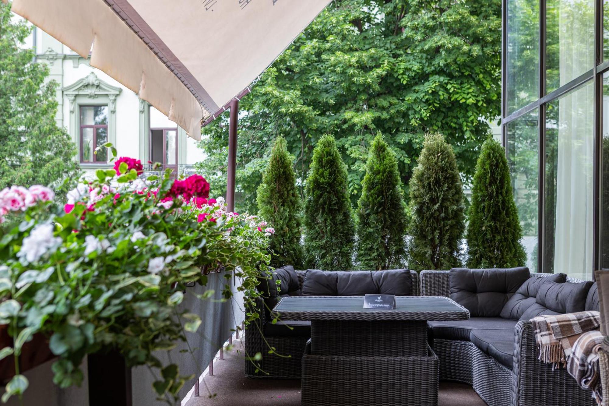 Premier Hotel Dnister Lviv Eksteriør bilde