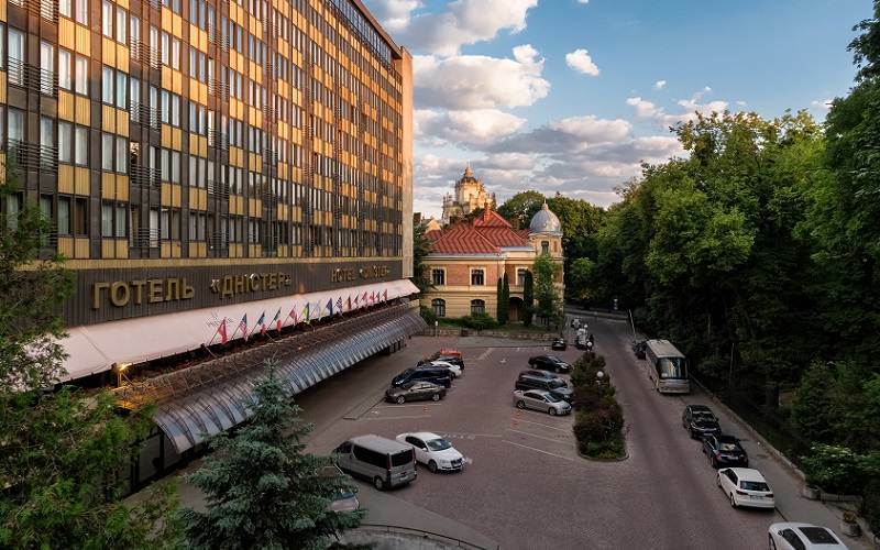 Premier Hotel Dnister Lviv Eksteriør bilde
