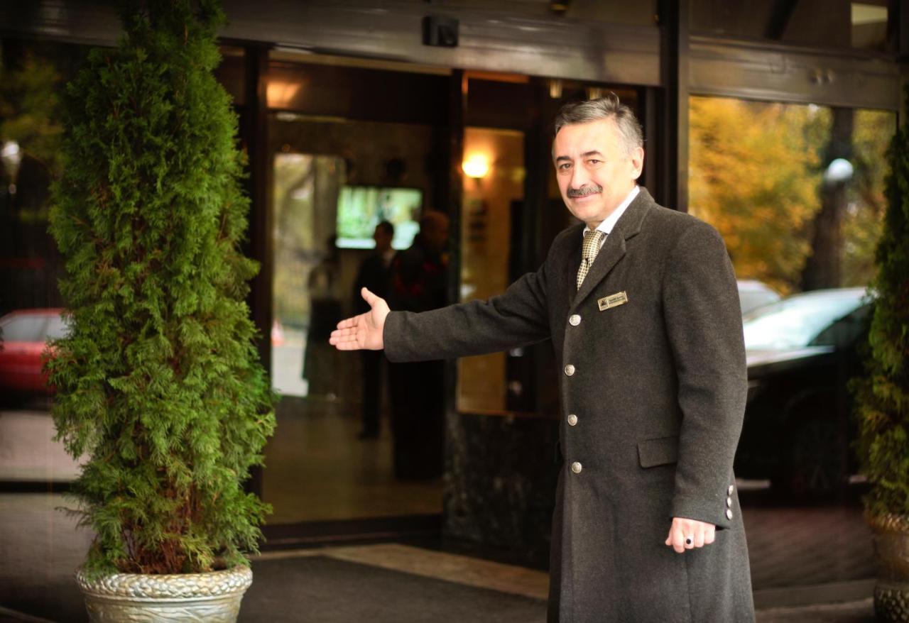 Premier Hotel Dnister Lviv Eksteriør bilde